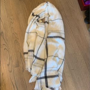 NWT Old Navy blanket scarf